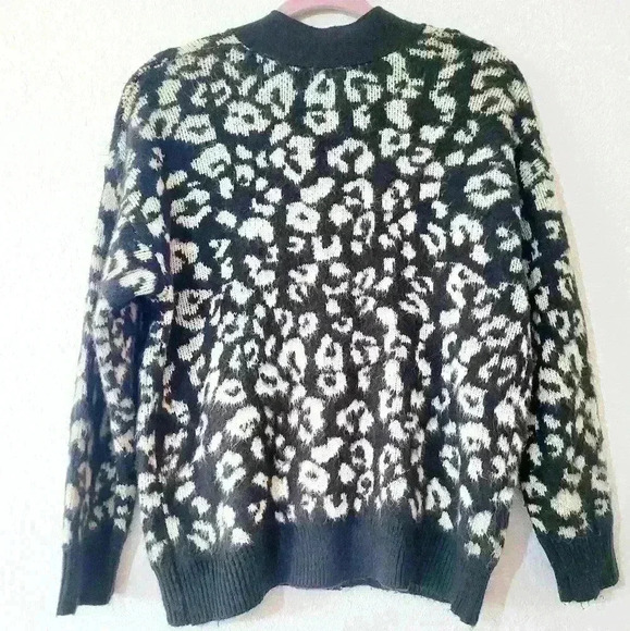 Universal Thread womans Animal Print Cardigan sweater Size S - Picture 2 of 8